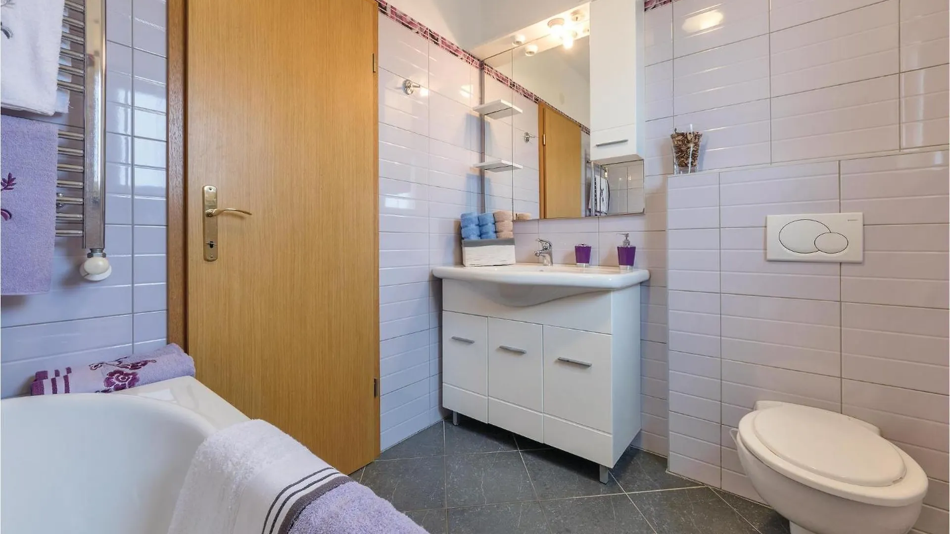 Cozy Home In Pula With Kitchen Semesterbostad